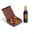 Assortiment de <a title='Des chocolats en cadeau à la saint-valentin' href='http://www.familyby.com/boutiques/detailCategorie/4222' style='text-decoration:none; color:#333'><strong>chocolats</strong></a> Chocolats et Vin rouge au <a title='Offrir du chocolat à la saint-valentin' href='http://www.familyby.com/boutiques/detailCategorie/4222' style='text-decoration:none; color:#333'><strong>chocolat</strong></a>